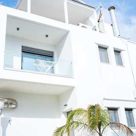 Deluxe House דירה