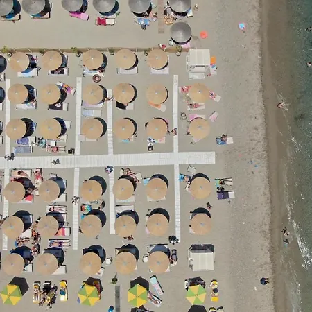 Deluxe House דירה